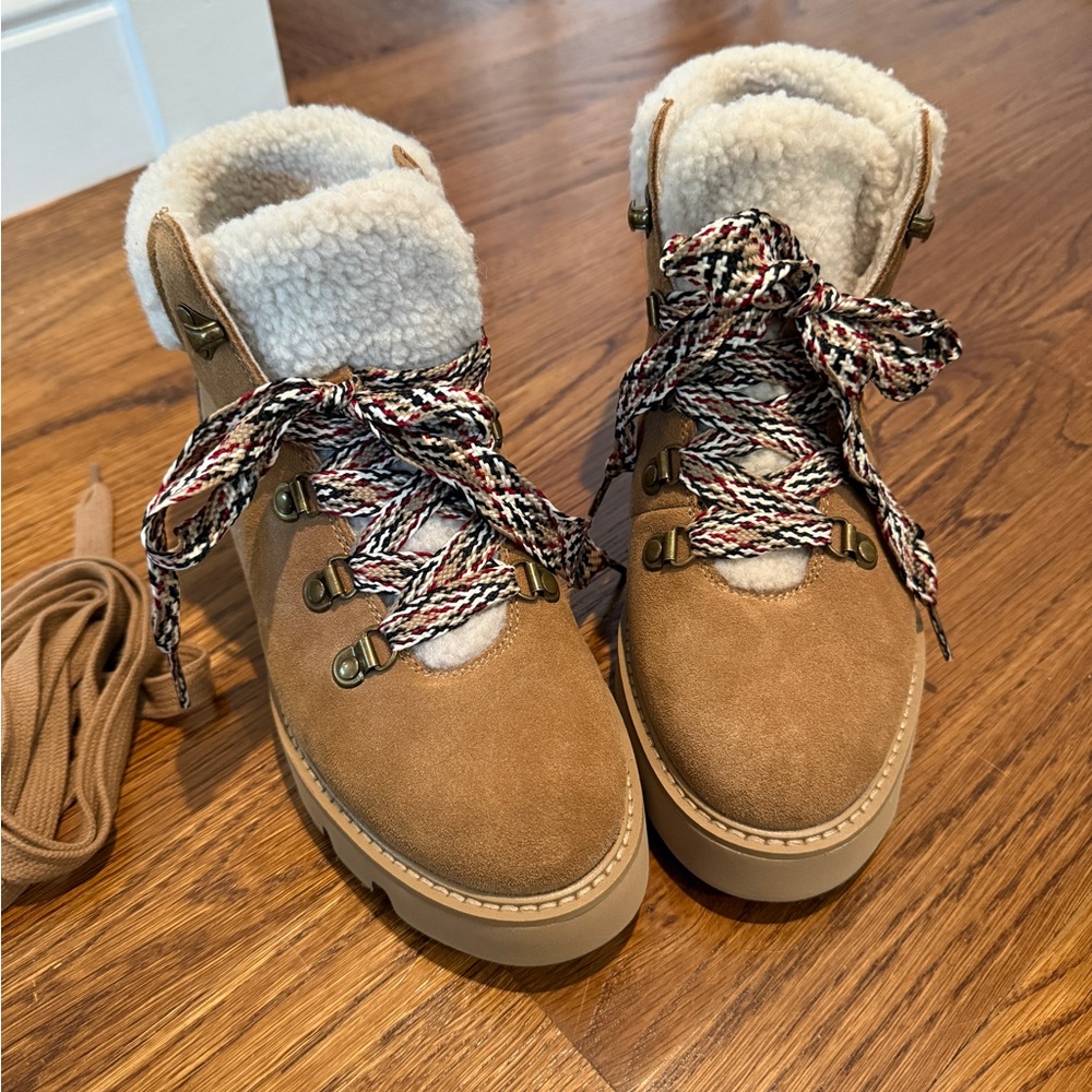 White Mountain Women’s Tan Boots 8.5